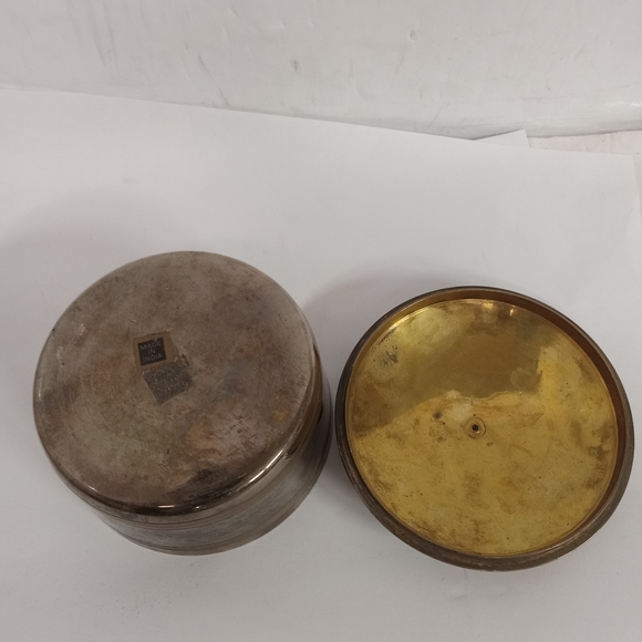 Pewter Brass Metal Trinkets Box with Botanica Floral Etchings Japan - Picture 5 of 7